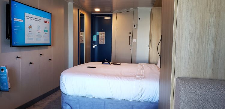 Balcony stateroom, #7308, Wonder of the Seas. Photo by Susan J. Young
