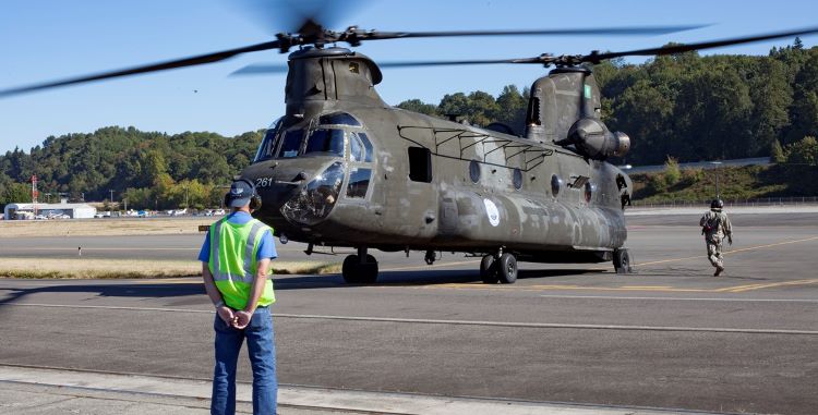 A historic Chinook Helicopter was added to the Museum of FlChinook My Old Lady arrives at The Museum of Flight in 2016. Photo by Ted Huetter/The Museum of Flight, Seattle.