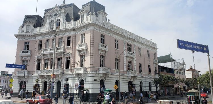 Colonial era building in downtown Lima, Peru, as spotted on a Seaourn city tour. Photo by Susan J. Young.