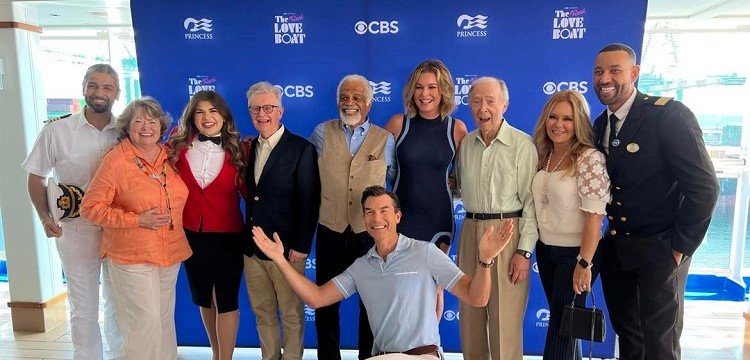 The original "Love Boat" cast meets the new cast and hosts of "The Real Love Boat." Photo by Mike Masino.