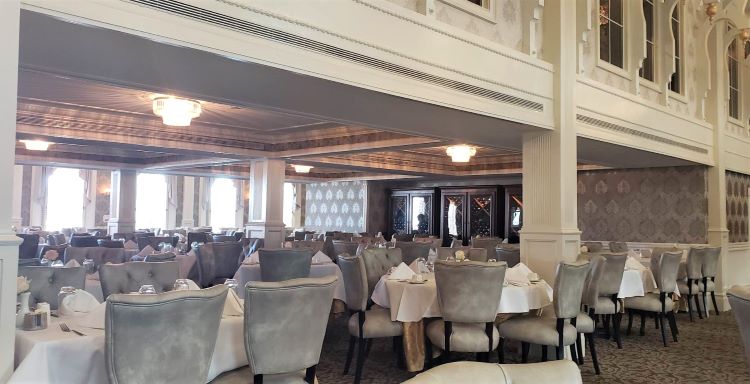 Dining room of American Queen. Photo by Susan J. Young.