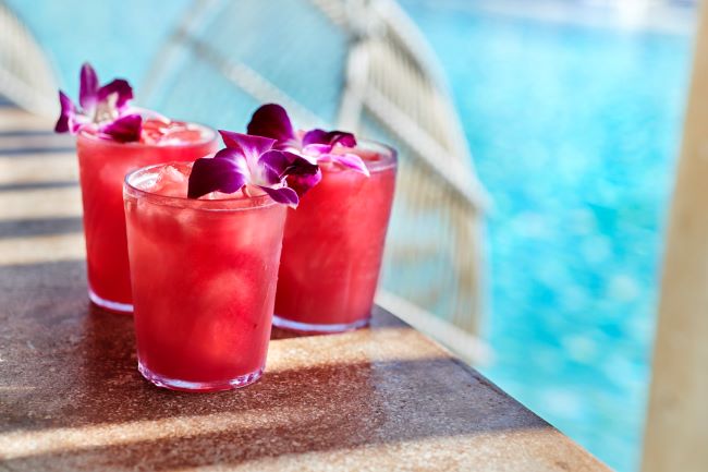 Virgin Voyages will bring back the "Food & Drinks Festival" in July 2024. Here are colorful cocktails on Scarlet Lady. Photo by Virgin Voyages.