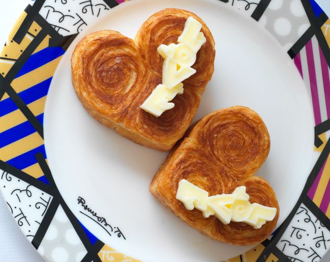 Aptly shaped brioche in Love by Britto, the new specialty restaurant created by Rudi Sodamin and Romero Britto on Sun Princess. Photo by Princess Cruises.