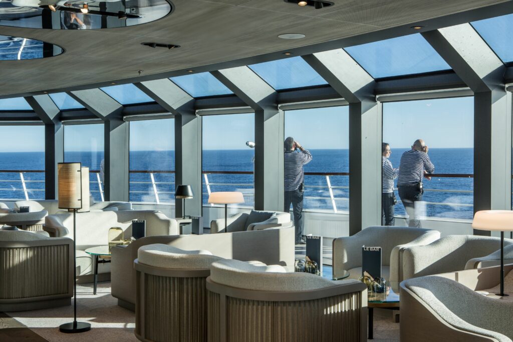 Ponant's expedition ship, Le Commandant Charcot, has a lovely Observatory lounge. Photo ©PONANT-Gilles-Trillard.