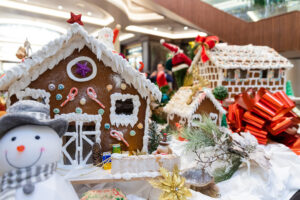 Guests sailing on Regent Seven Seas Cruises over the holidays will find decor and displays to put them in a festive mood. Image provided by Regent Seven Seas Cruises.